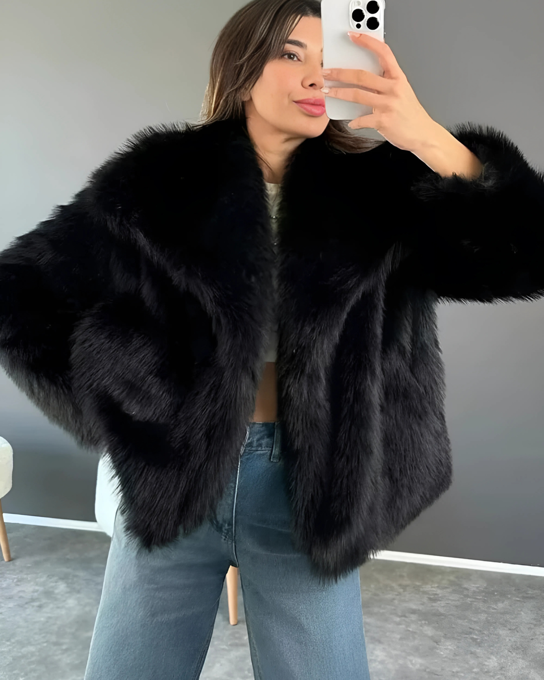 Casaco Sabrina felpuda e gola ampla